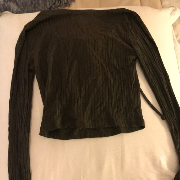 Sun & Shadow lace up long sleeved crop top - Picture 3 of 4